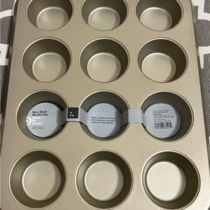 Non-Stick Muffin Pan- Made by Design